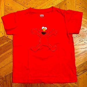 Uniqlo UT x KAWS Sesame Street Elmo Tee T Shirt Red Sz 3 4 Toddler Kids Collab